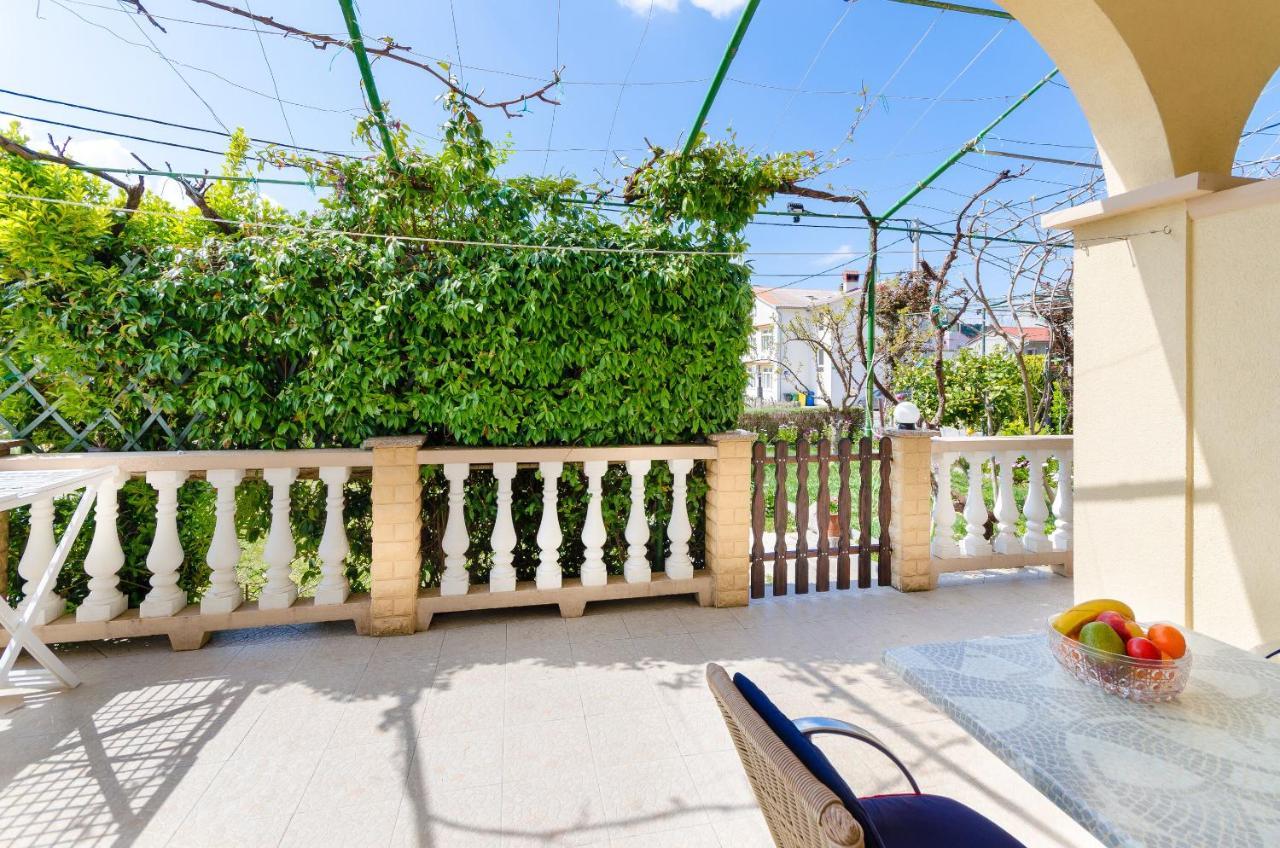 Apartments Mijatovic Lopar Exterior foto